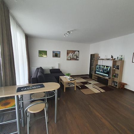 Park West Apartment - Free Parking بودابست المظهر الخارجي الصورة