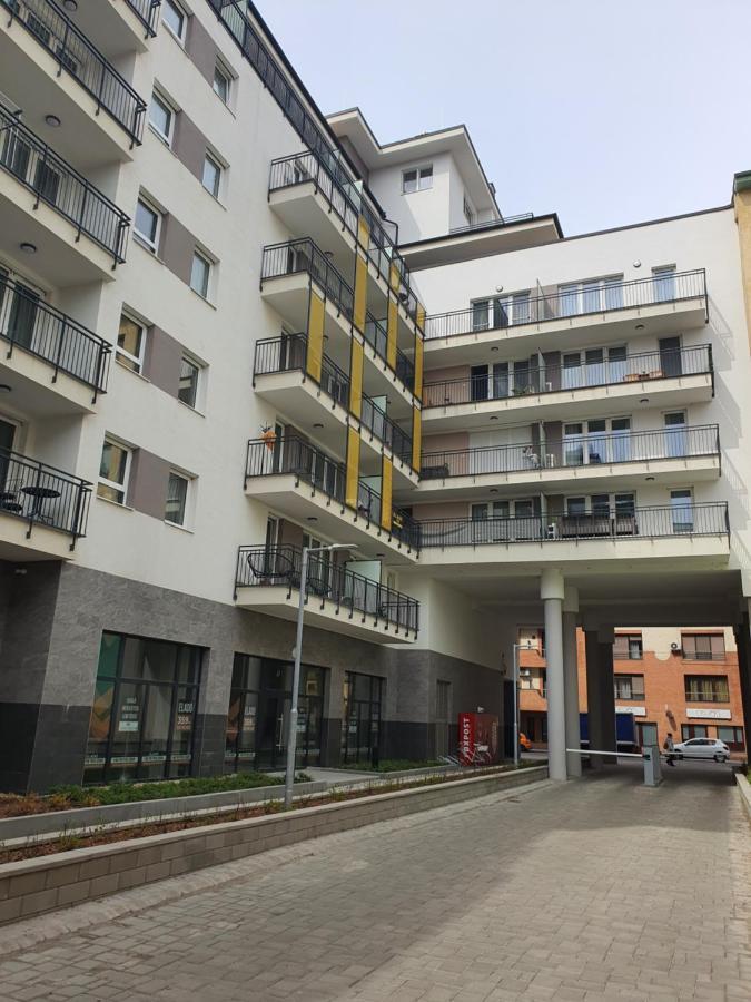 Park West Apartment - Free Parking بودابست المظهر الخارجي الصورة